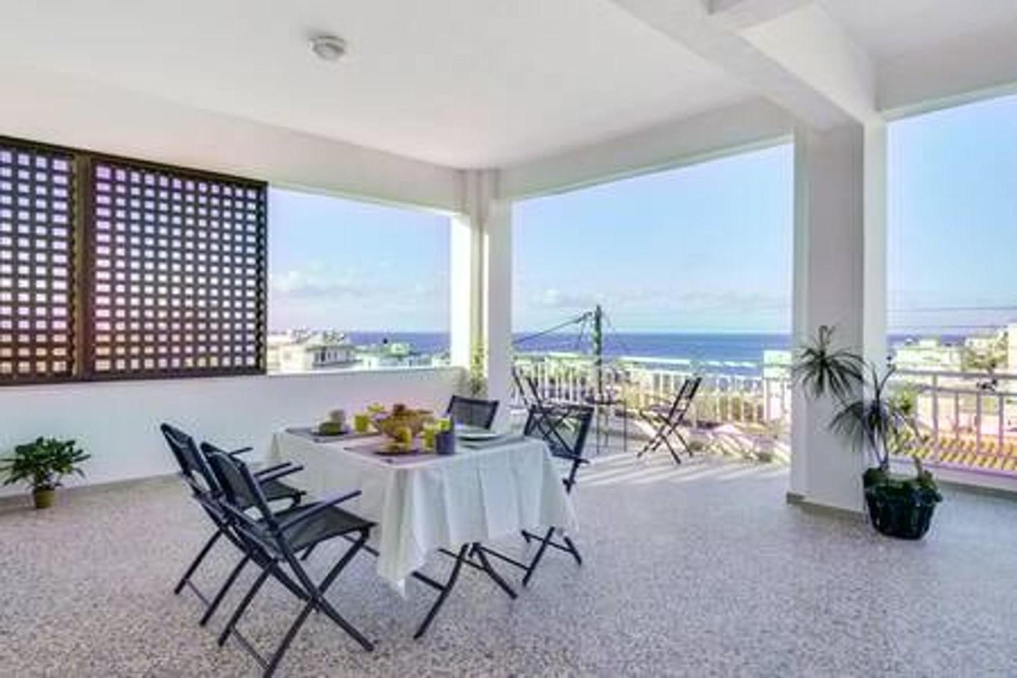 Sea And Mountain View דירה