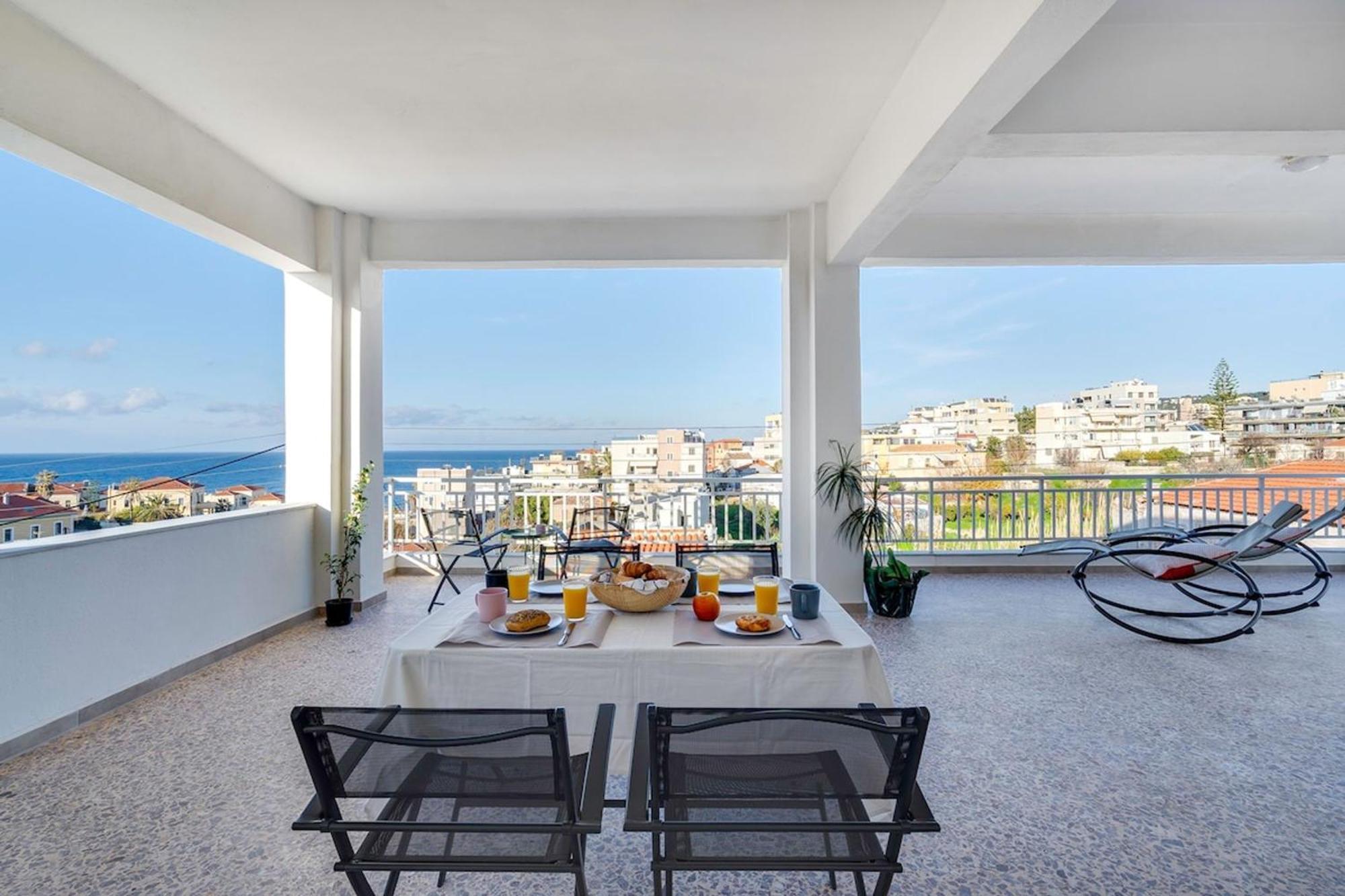 Sea And Mountain View חאניה
